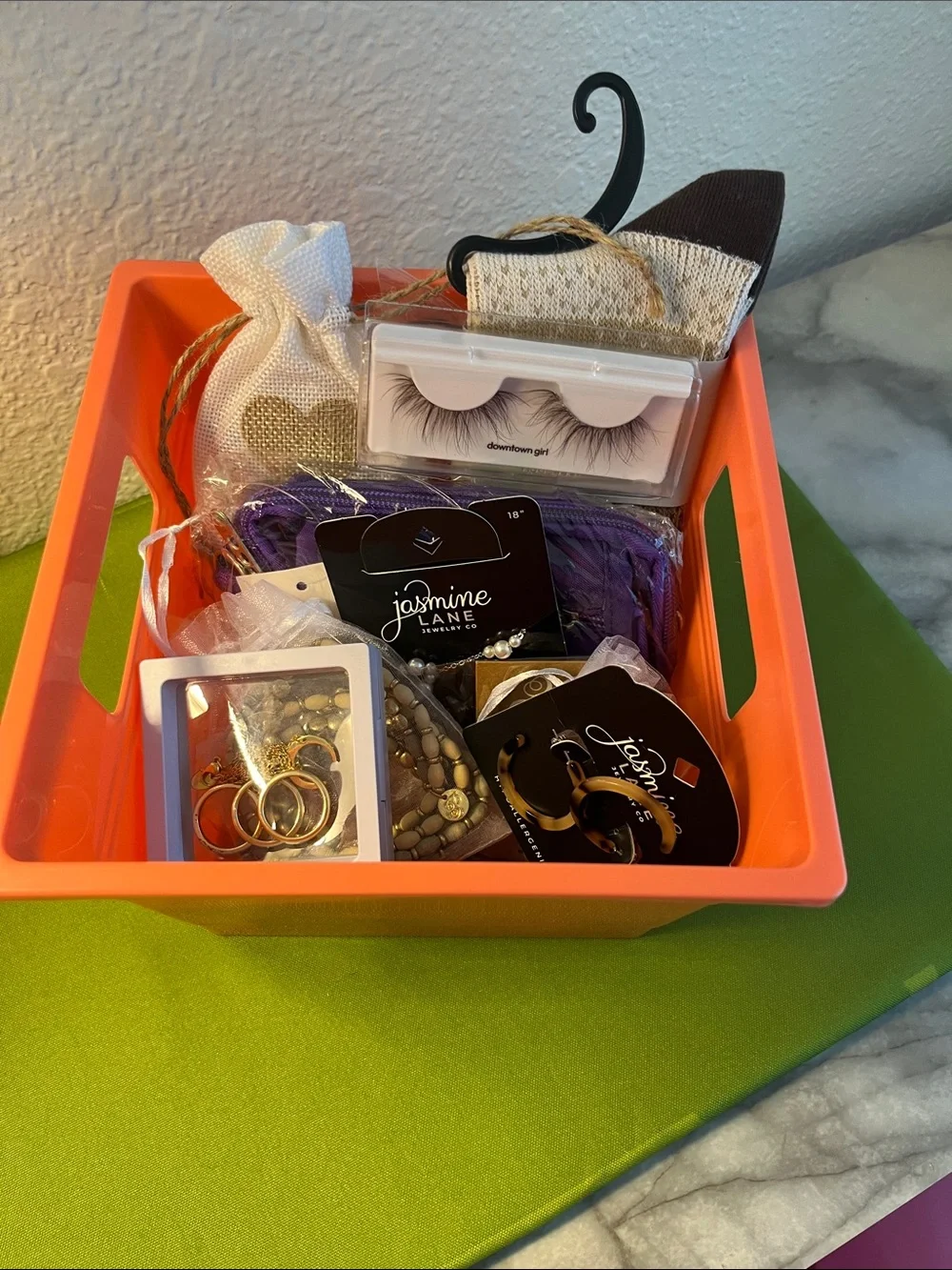 NWT!Jasmine Women's Accessories Tray filled with lots of women’s misc.!